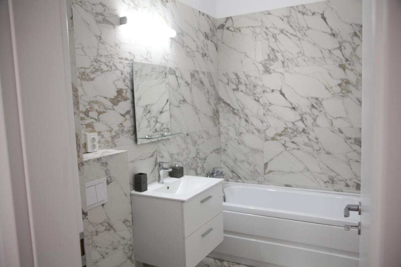 Luxury Downtown Apartment Cluj-Napoca Exterior foto